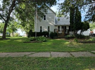 232 E Oak St, North English, IA 52316