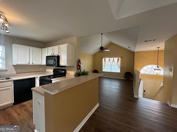 4th image of 1943 Oakbluff Dr