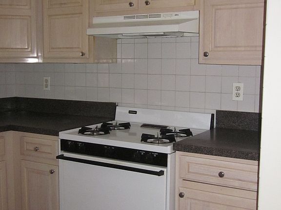 2nd image of 3219 55th St #2nd