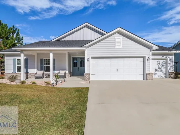 121 Crawford Ln, Richmond Hill, GA 31324