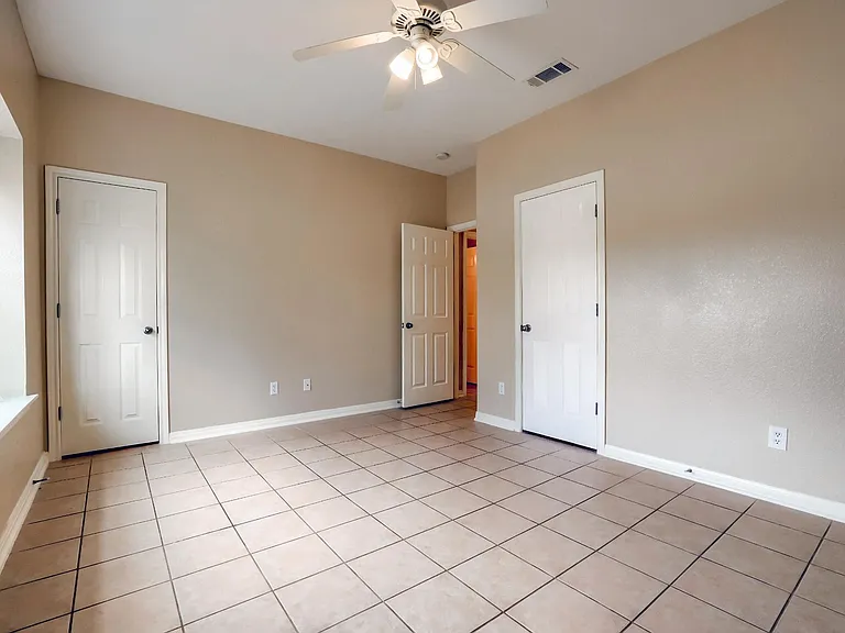 21501 Boggy Ford Rd #B — Photo 22