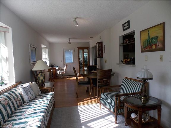 4th image of 108 Hillcrest St