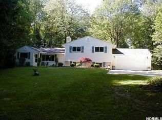 8901 Ranch Dr, Chesterland, OH 44026