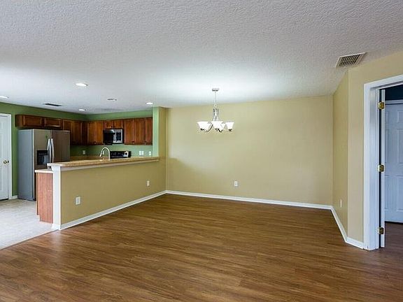 3rd image of 13803 Phoenix Dr