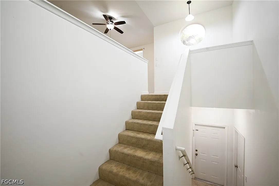3 bed, 2.0 bath, 1809 sqft, $2,300 — Photo 4