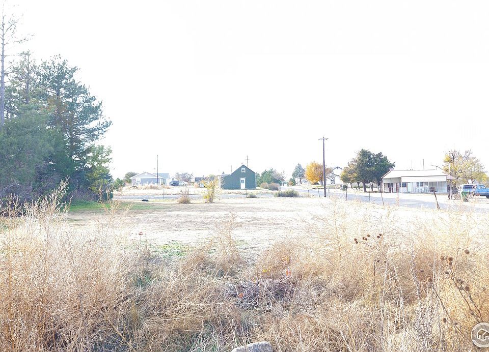 2nd image of E 3rd St N