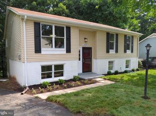 17619 Lindstrom Ct, Gaithersburg, MD 20877