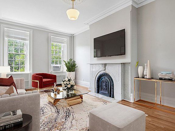 3rd image of 353 W 22nd St #2
