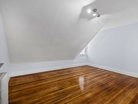 4th image of 14 Windsor Rd #1