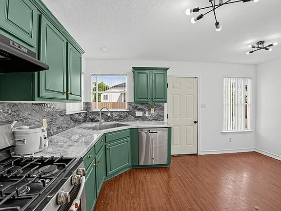 5th image of 1610 Balmorhea Ln