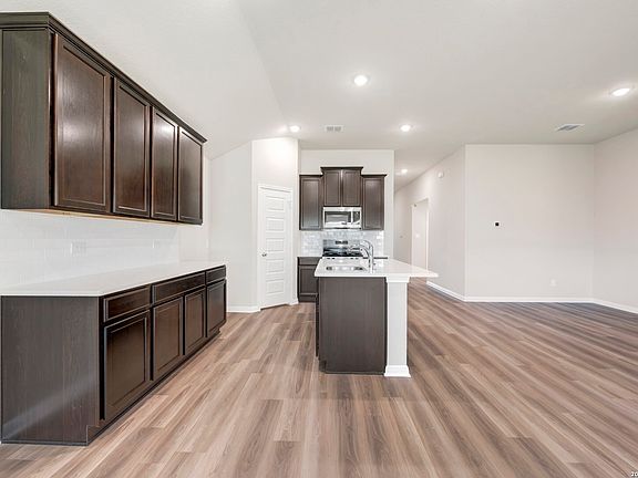 4th image of 6252 Persimmon Lake