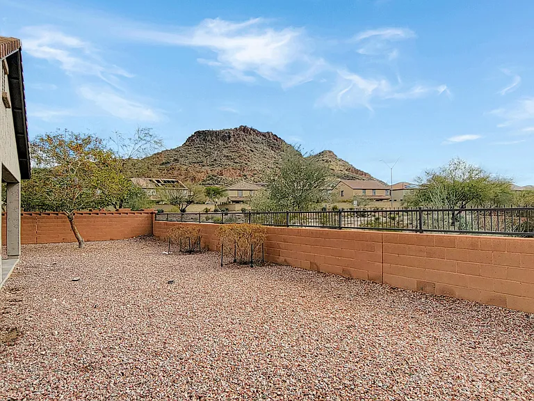 9037 W Plum Rd — Photo 33