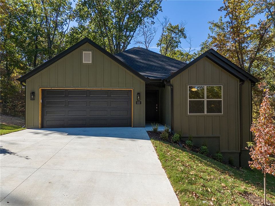 1st image of 11 Fawcett Ln
