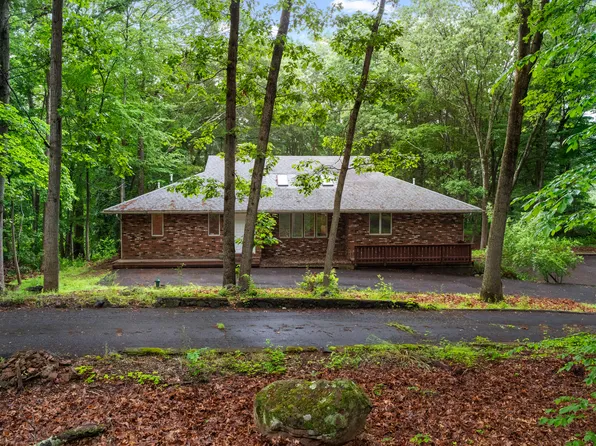 857 Totoket Road, North Branford, CT 06472