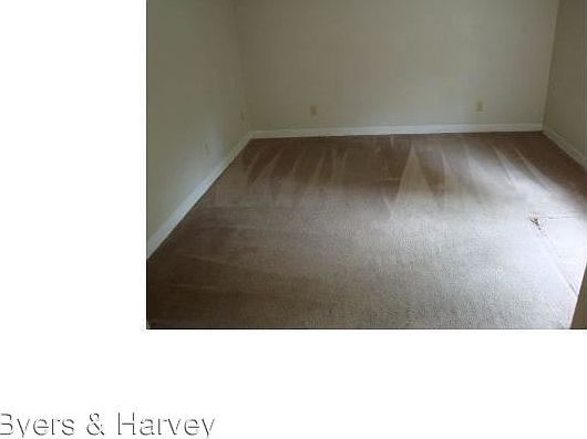 2nd image of 221 Park Ln APT A