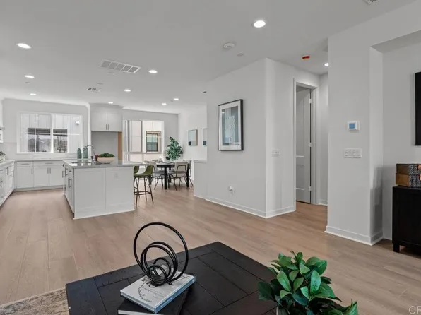 2579 Elderberry Ln, Carlsbad, CA 92008