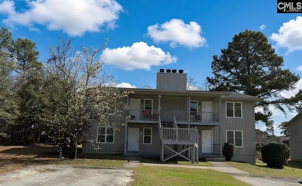 2 bed, 990 sqft, $1,075 — Photo 1