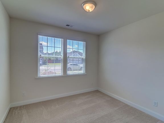 4th image of 170 Berwick Dr