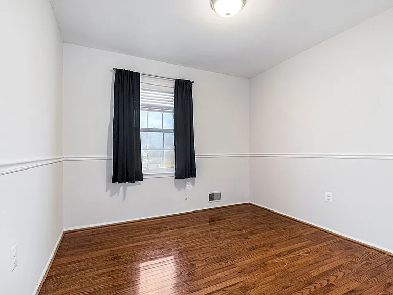 17020 Briardale Rd — Photo 16