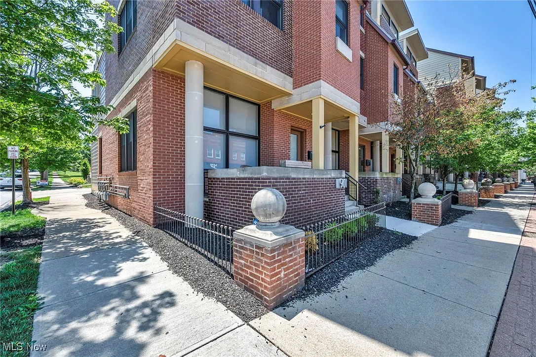 11901 Detroit Ave photo 1