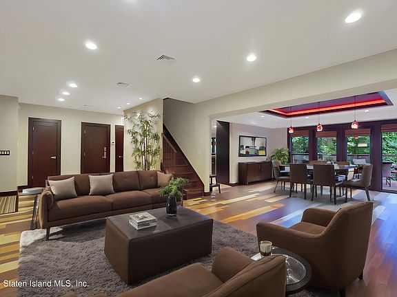 4th image of 614 Leverett Ave
