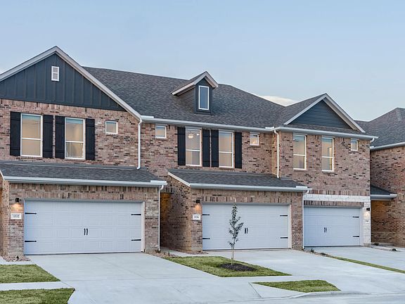 Live large in a 3-bedroom townhome with gourmet kitchen and ample space.