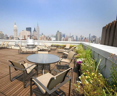 Sold by Compass | media 20