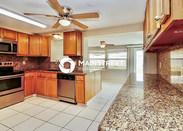 3904 Elmwood Dr — Photo 7