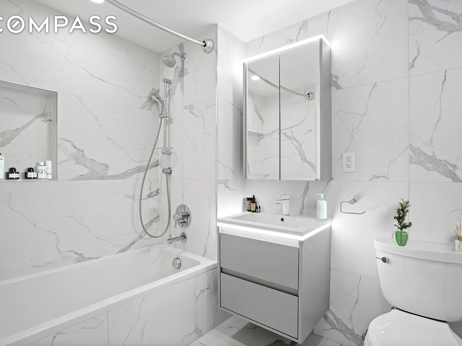 2 bed, 2.0 bath, 935 sqft, $3,800 — Photo 4