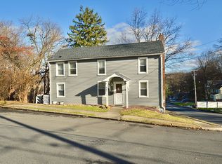 445 S 4th St, Bangor, PA 18013