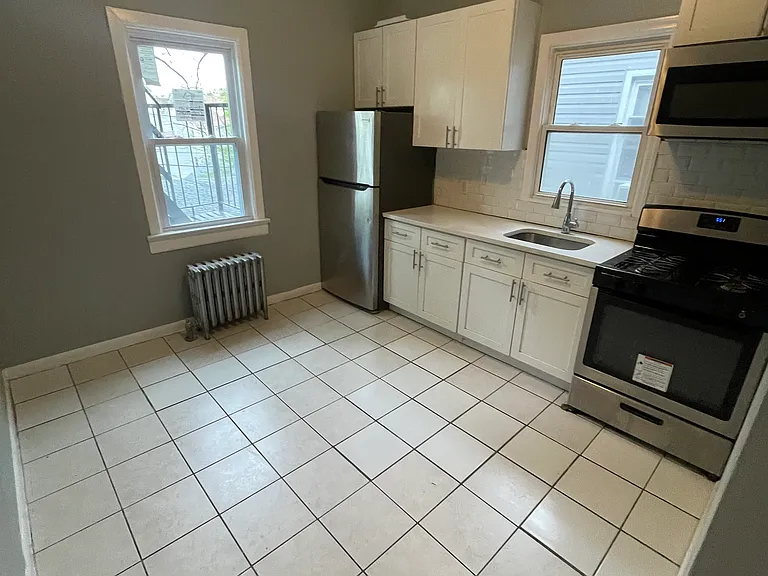 325 N Grove St #2F — Photo 6