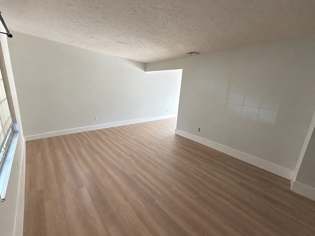 2 bed, 1.5 bath, 1014 sqft, $2,100 — Photo 2