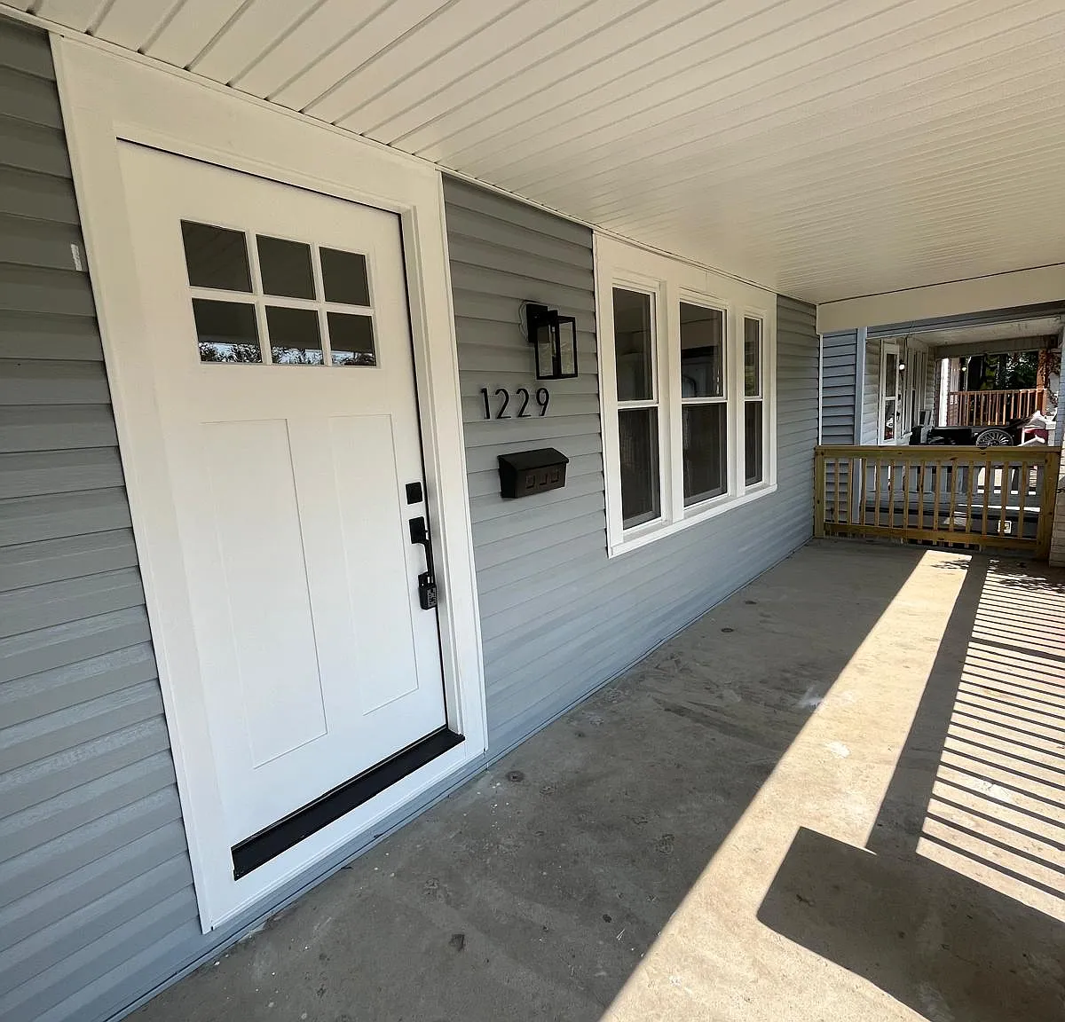 1229 Wilson Ave — Photo 2