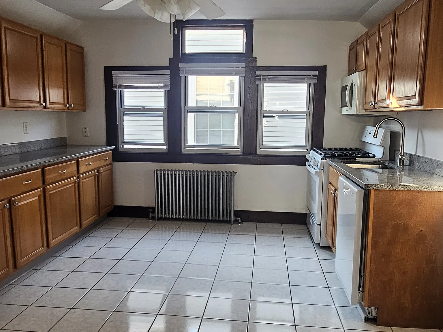 2 bed, $2,050 — Photo 2