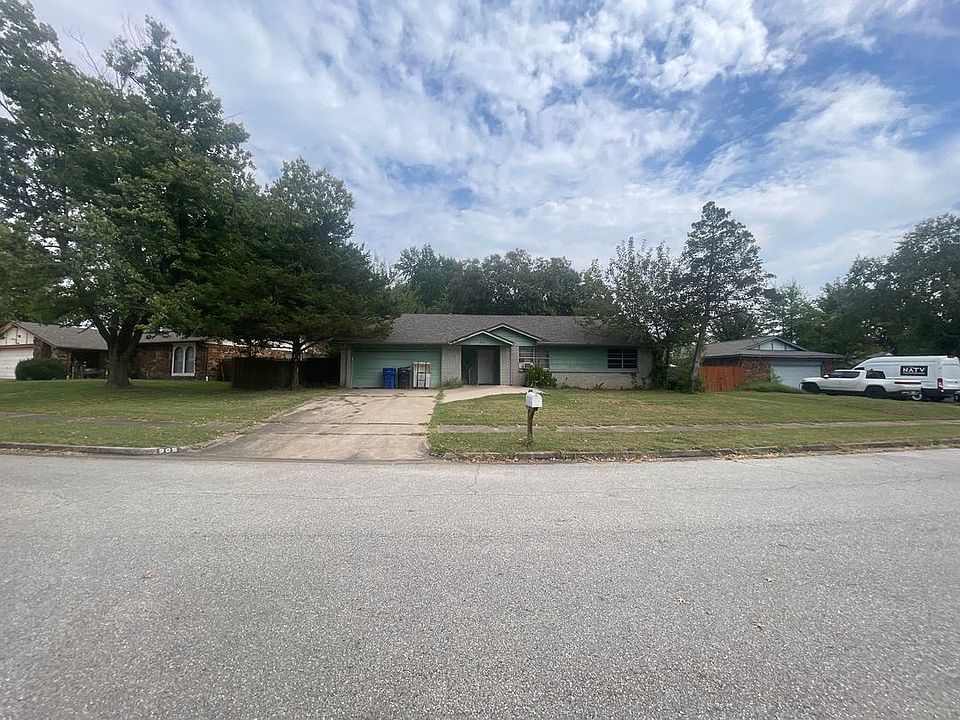 1st image of 905 S 30th St