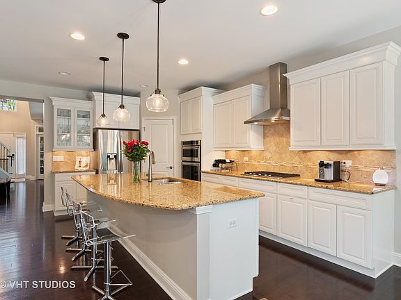 3rd image of 1375 Kensington Ct