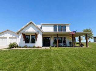 4 Locust Ln, Emporia, KS 66801