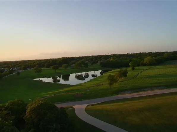 3 S 16th St, Louisburg, KS 66053