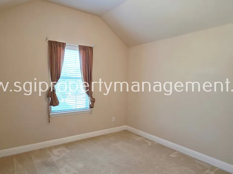 1902 Smoke Tree Trl — Photo 27