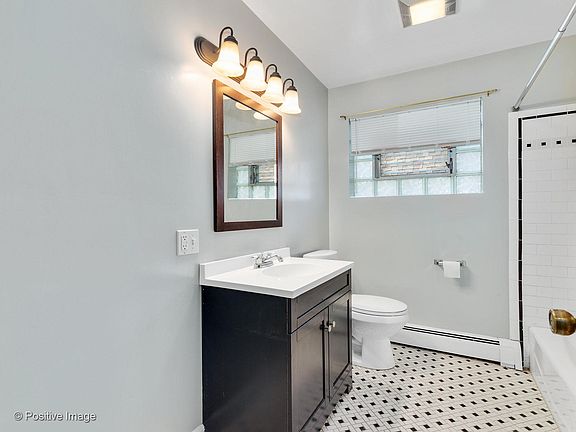 4th image of 922 Marengo Ave APT 1