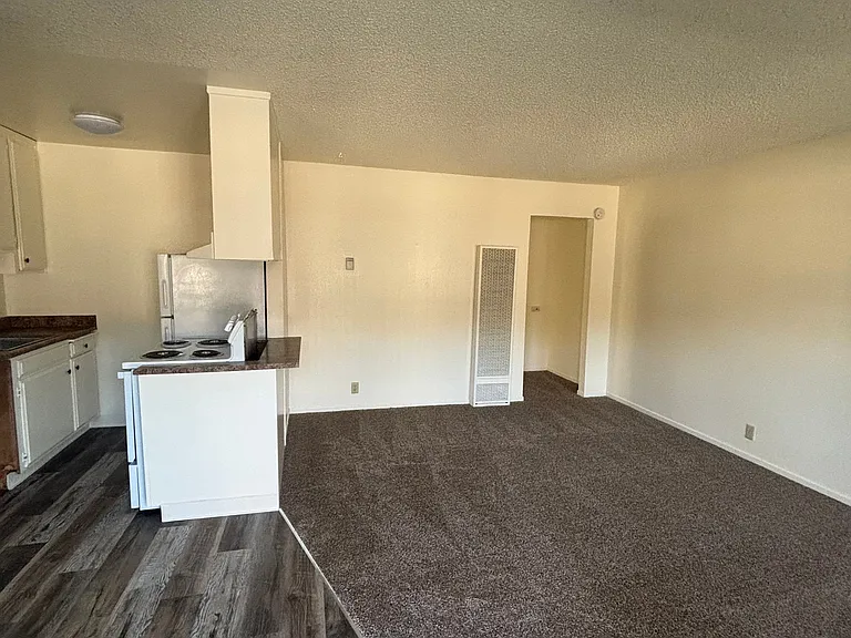 Orange Grove Apartments — Photo 12