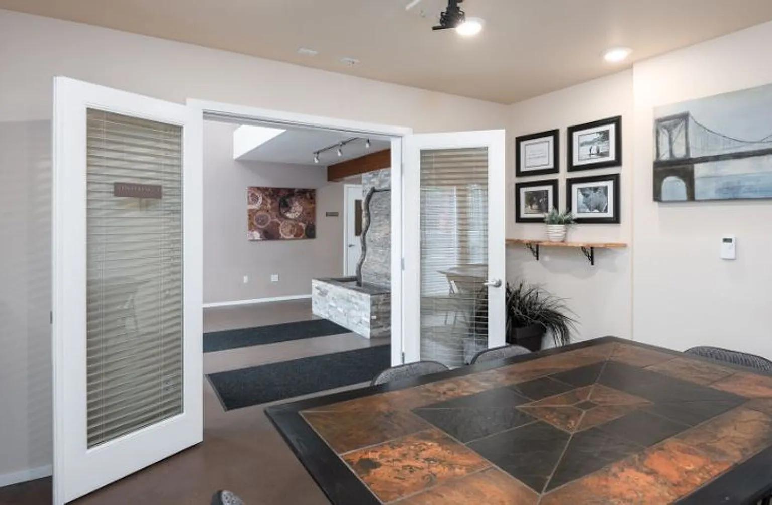Vision 5 Apartments — Photo 3