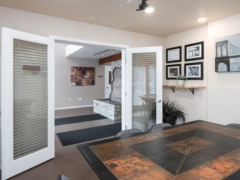 Vision 5 Apartments — Photo 3