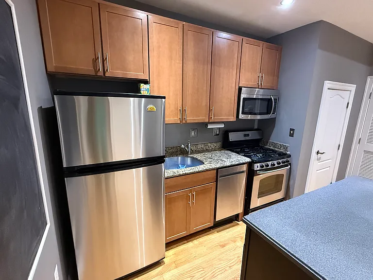 1304 Fairmont St NW #3 — Photo 7
