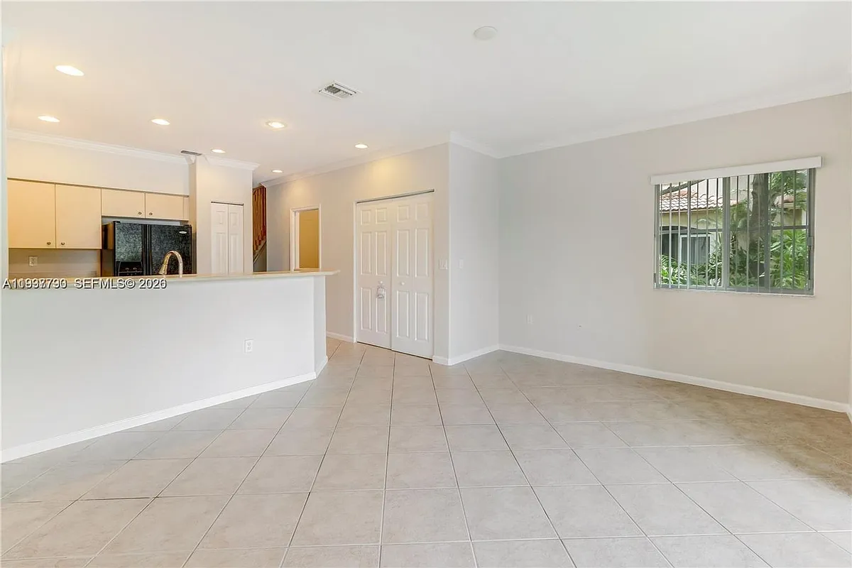 Building Photo - 2830 SW 83rd Ter #101