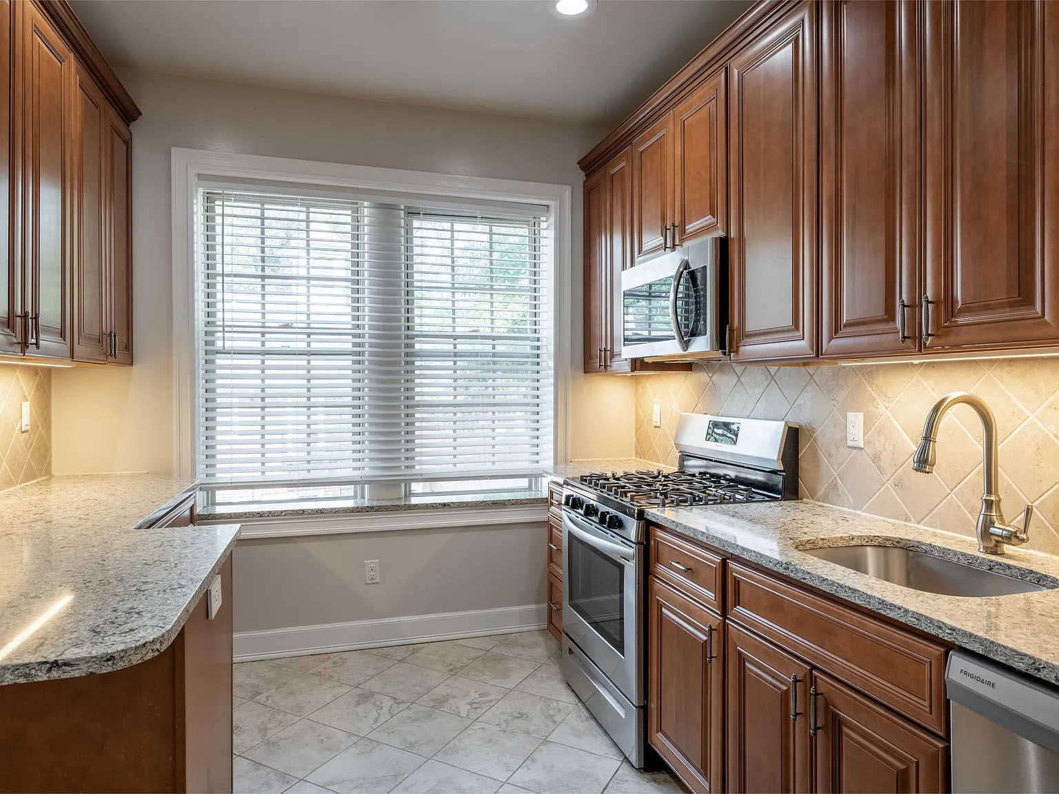 Worthington House Apartments — Photo 4