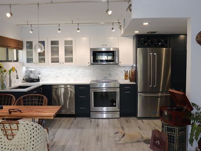 3021 Oak Ave APT 7, Miami, FL, 33133