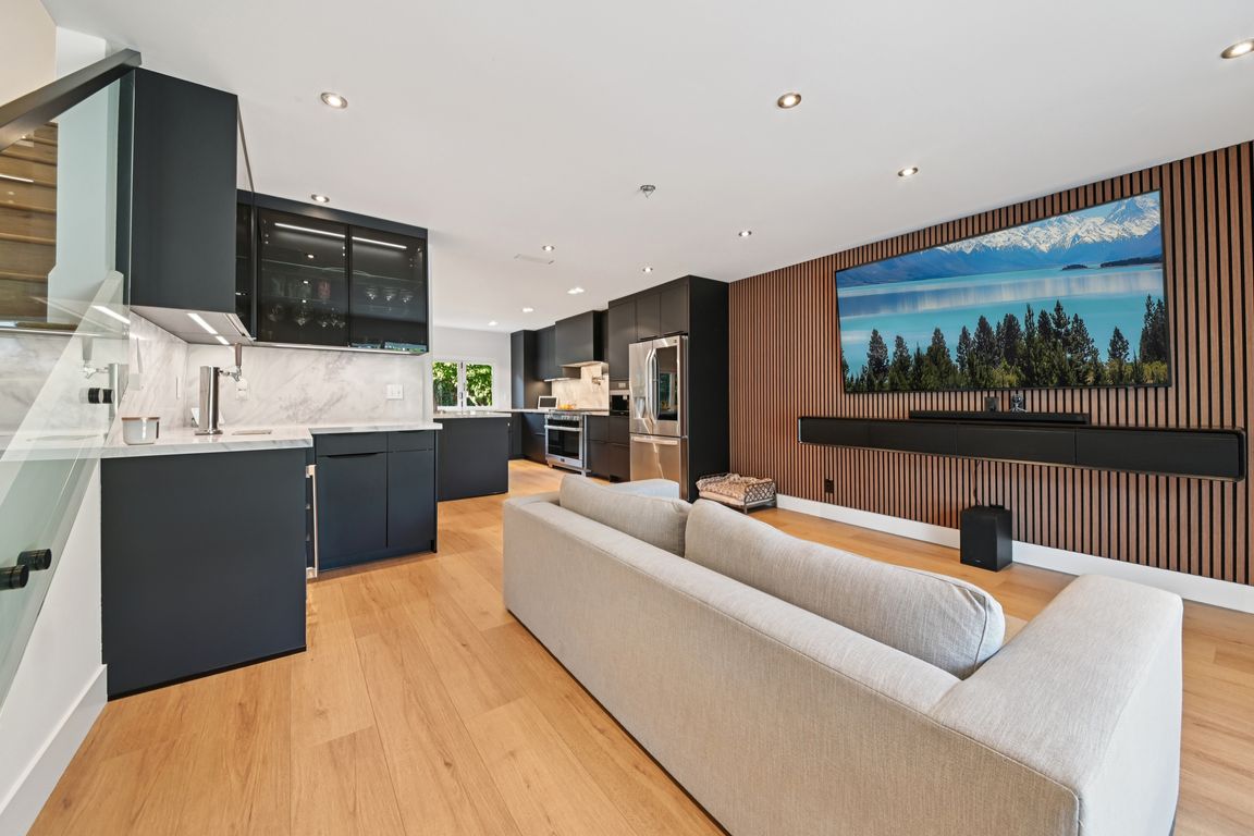 next background image