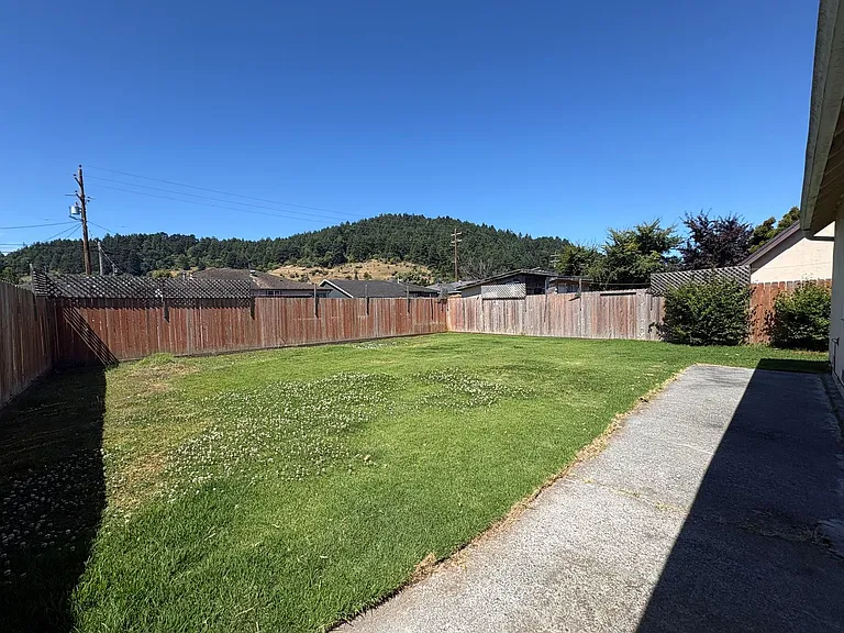 471 3rd Ave — Photo 9