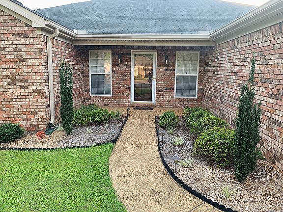 2nd image of 2036 Cribbs Mill Cir